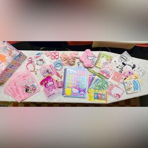 💝🩷💖Huge Bundle: Sanrio Hello Kitty Gifts